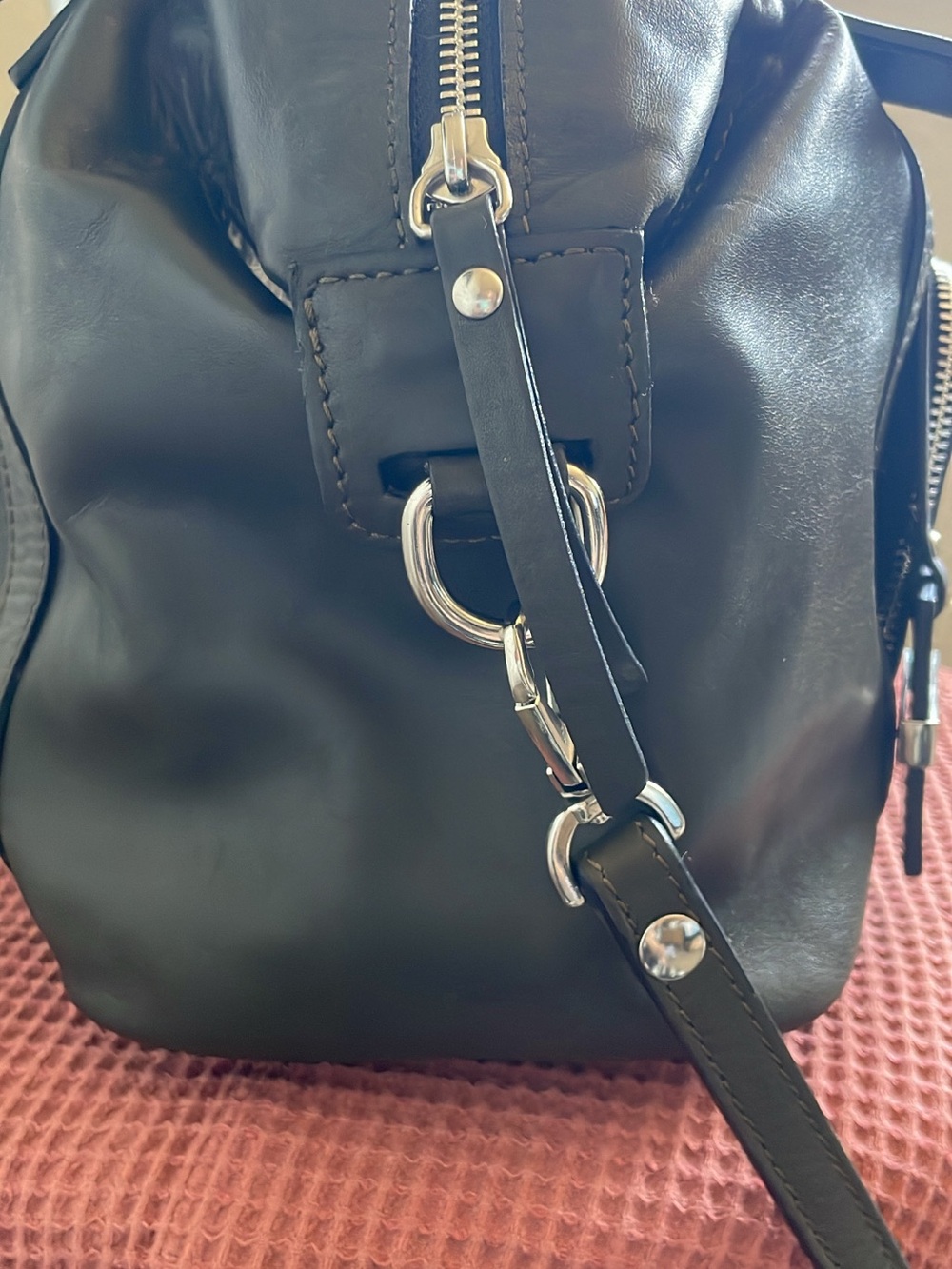 A. Bellucci- Dark Green Leather Bag with removable crossbody strap - Picture 5 of 10